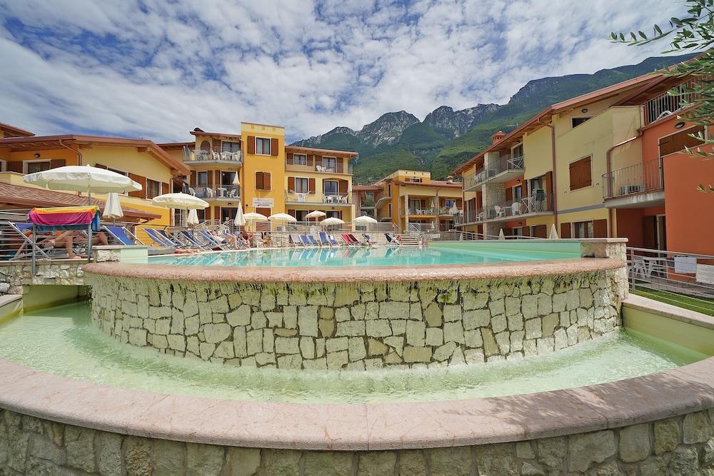 Aparthotel June Garda