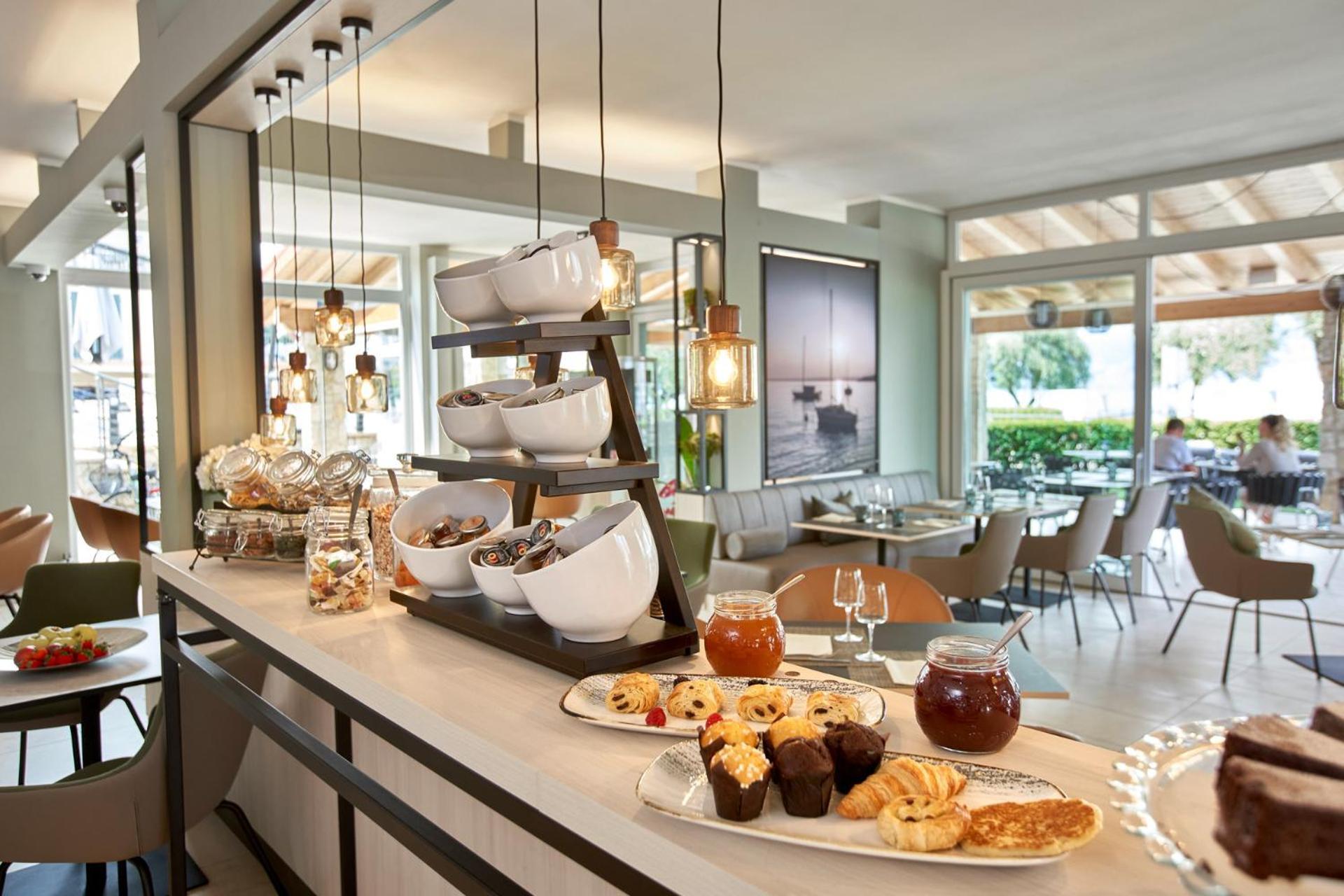 June Garda Aparthotel