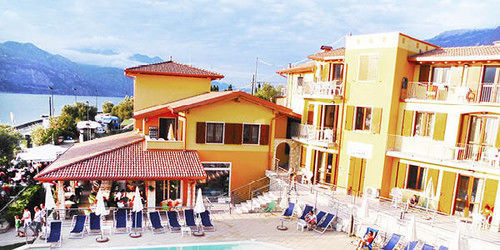 June Garda Aparthotel 3*