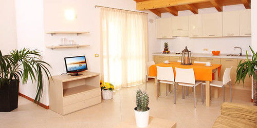 June Garda 3*