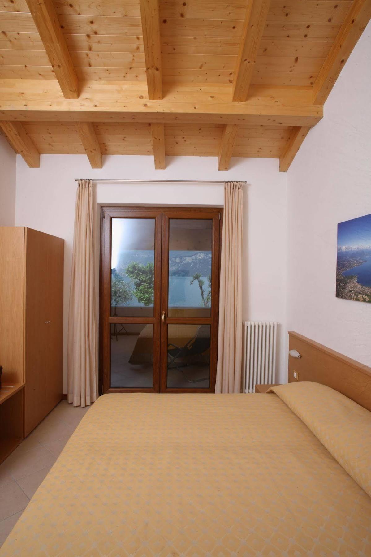 June Garda Aparthotel 3*
