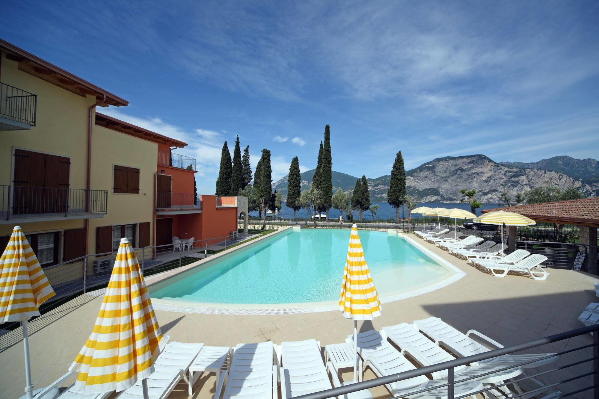 June Garda Aparthotel