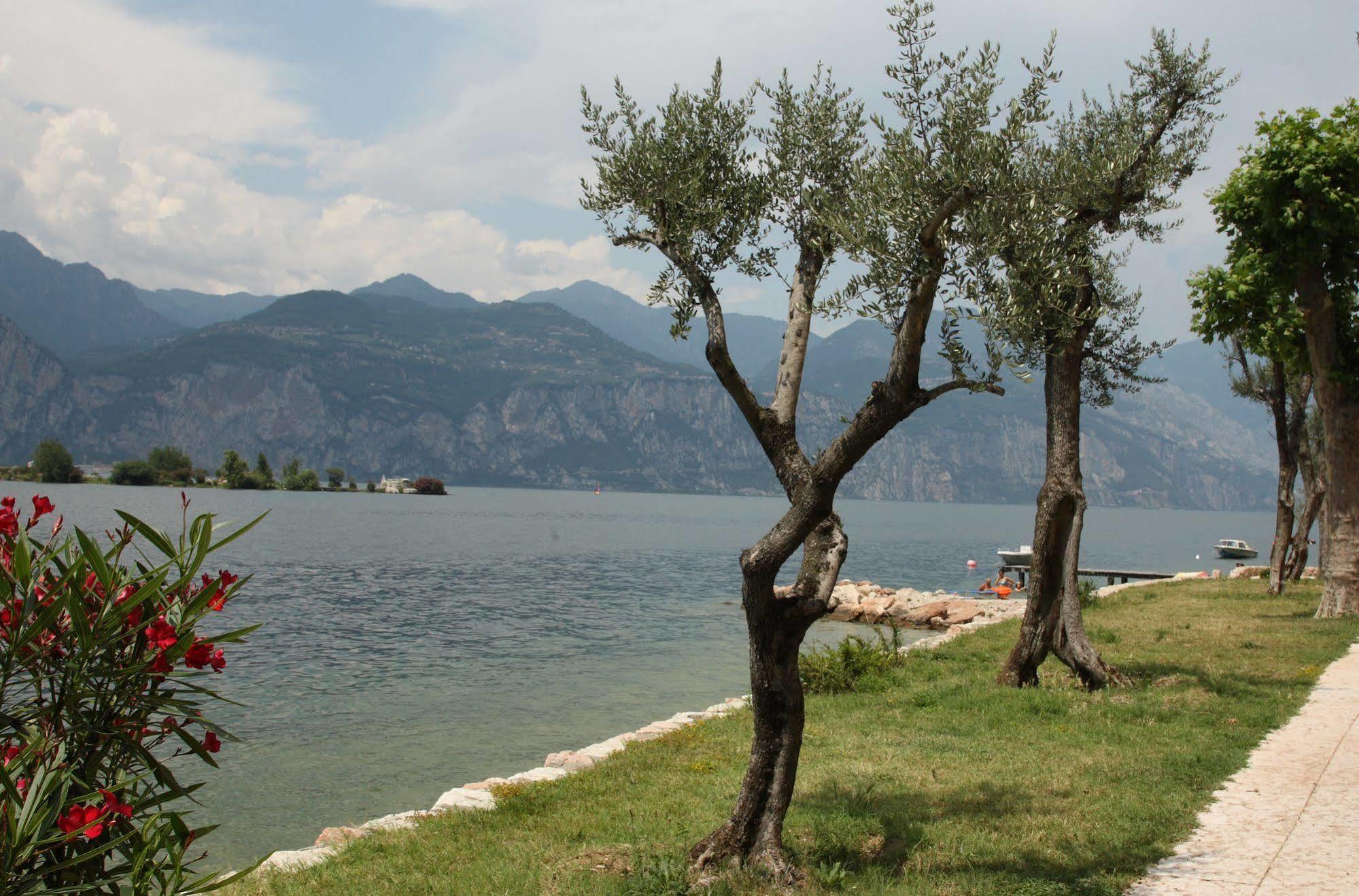 June Garda 3* Brenzone sul Garda