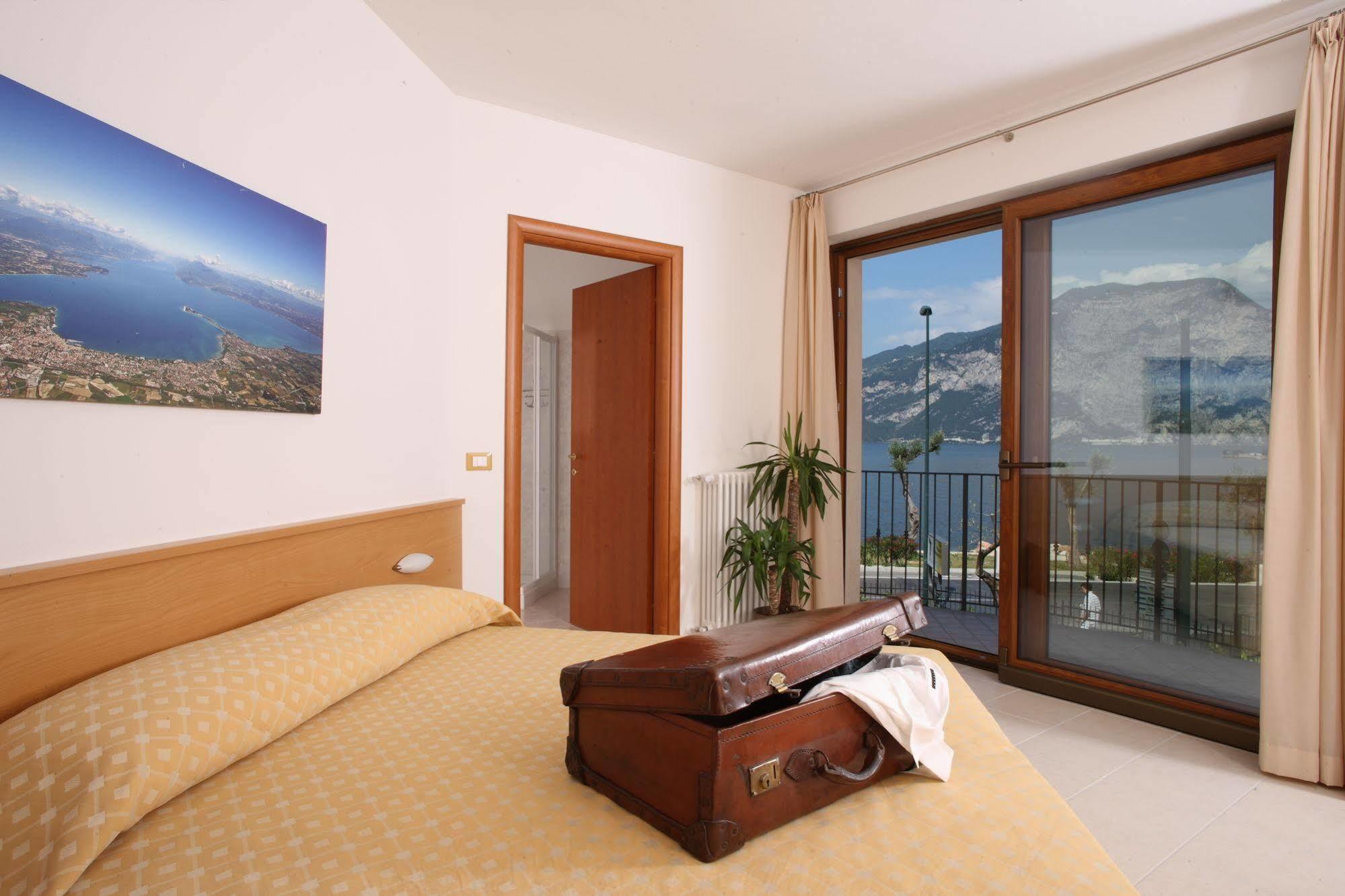 Aparthotel June Garda Brenzone sul Garda