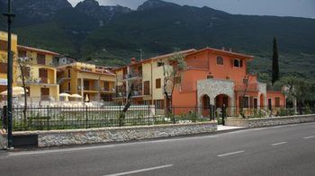 Aparthotel Atlantide Villaggio Brenzone sul Garda